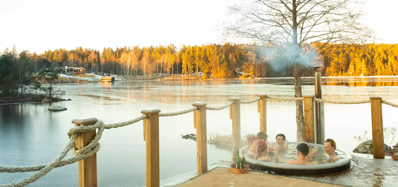 This romanic glamping lakehouse in Sweden has a sauna and jacuzzi